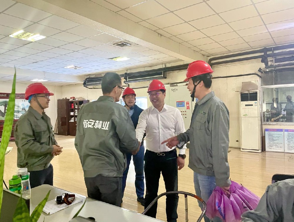 公司領導“五一”期間深入基層單位看望慰問一線勞動者