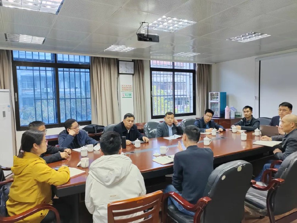 湖南省林業(yè)局基金站、林科院、法改處及聯(lián)交所調(diào)研組一行到永安林業(yè)調(diào)研
